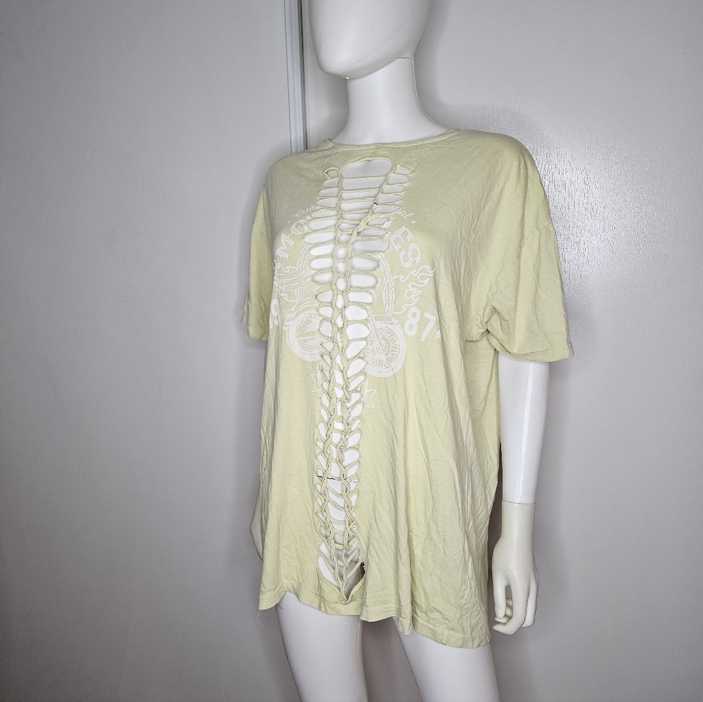 Forever 21 Stylish Pastel Yellow Women's Top with Cut-Out Design Size SM